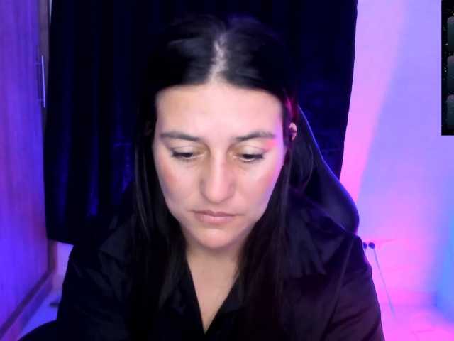 le modèle Saskyaajohnson est en webcam porno dans un show sur le site bongacams, il possède les tags suivants: Latino/Hispanic,Brunette,Trimmed