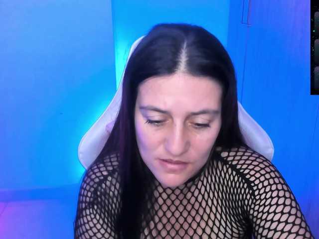 Saskyaajohnson live cam on BongaCams