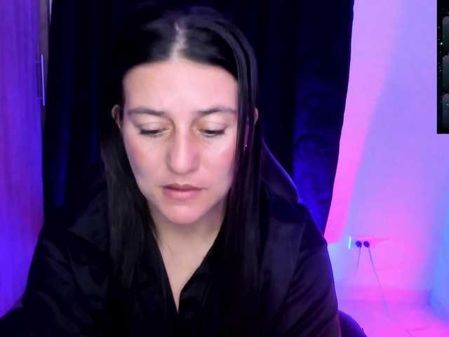 Saskyaajohnson live cam on BongaCams