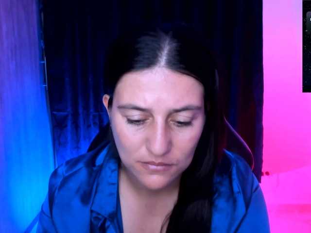 Saskyaajohnson live cam on BongaCams