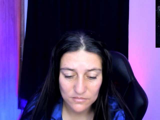 Saskyaajohnson live cam on BongaCams