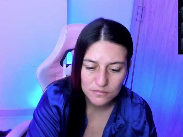 Saskyaajohnson live cam on BongaCams