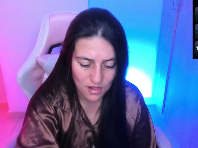 Saskyaajohnson live cam on BongaCams