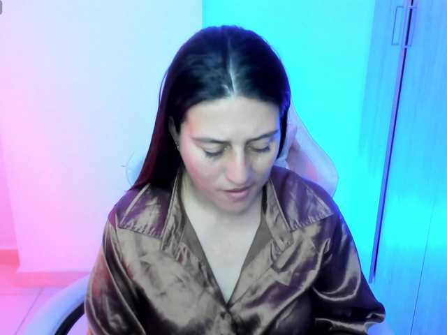 Saskyaajohnson live cam on BongaCams