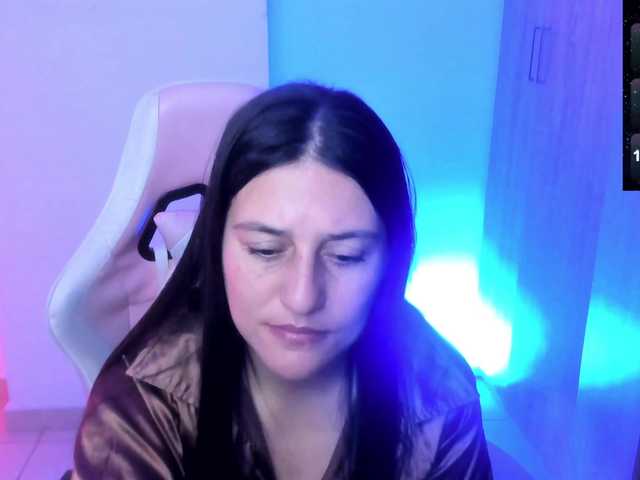 Saskyaajohnson live cam on BongaCams