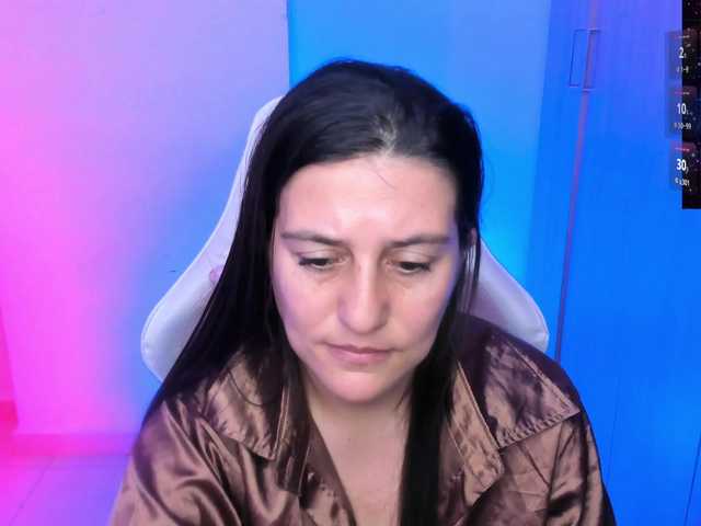 le modèle Saskyaajohnson est en webcam porno dans un show sur le site bongacams, il possède les tags suivants: Latino/Hispanic,Brunette,Trimmed