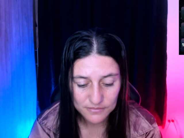 Saskyaajohnson live cam on BongaCams