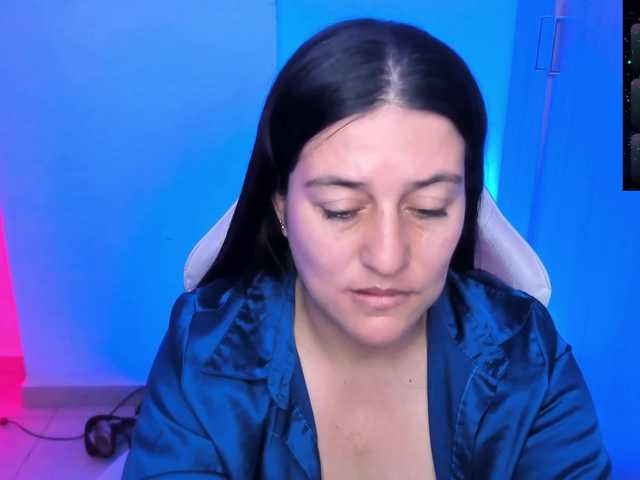 Saskyaajohnson live cam on BongaCams