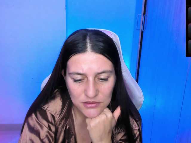 Saskyaajohnson's BongaCams show and profile