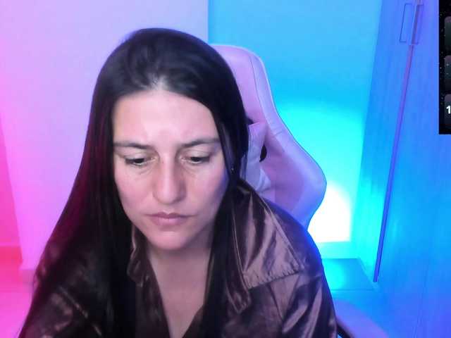 Saskyaajohnson live cam on BongaCams