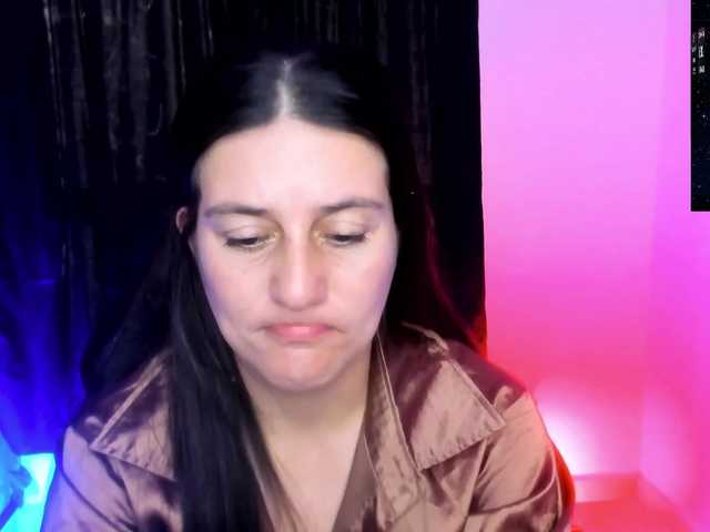 Saskyaajohnson live cam on BongaCams