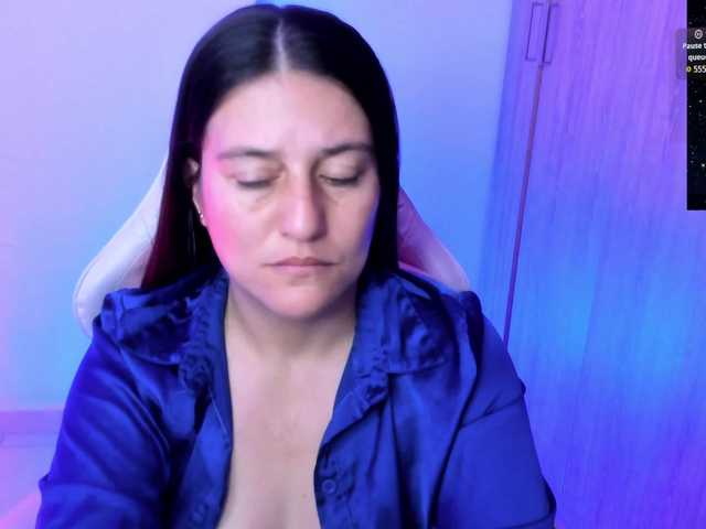 Saskyaajohnson live cam on BongaCams