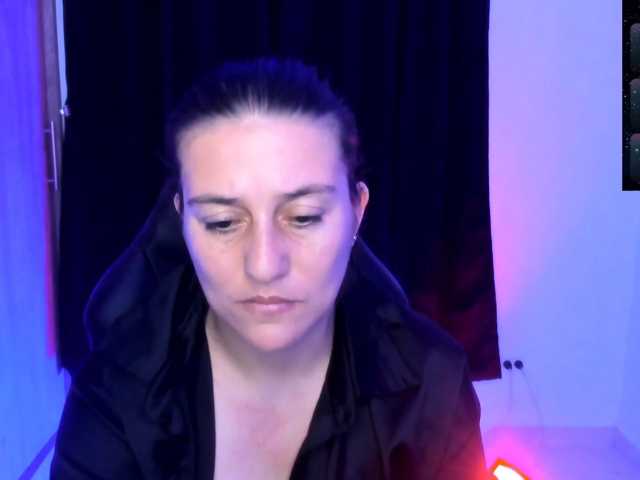 Saskyaajohnson live cam on BongaCams