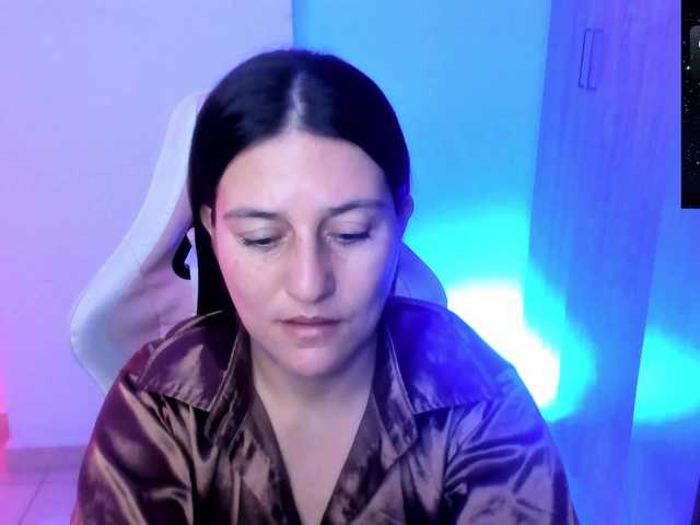 Saskyaajohnson live cam on BongaCams
