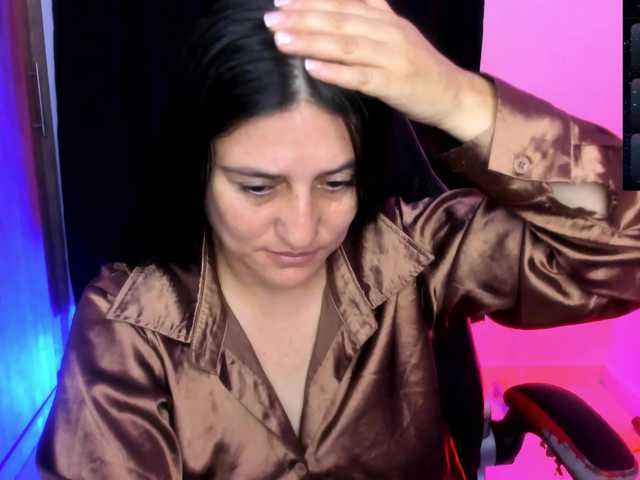 Saskyaajohnson live cam on BongaCams