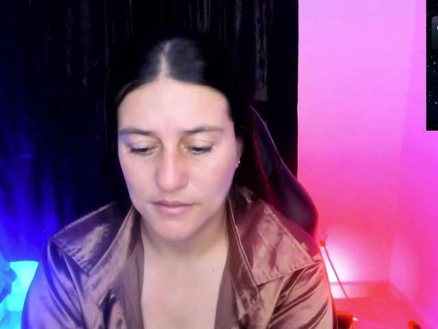 Saskyaajohnson live cam on BongaCams