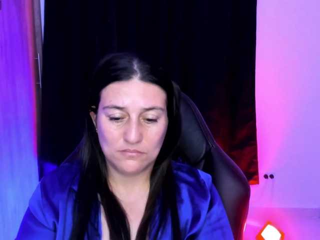 Saskyaajohnson live cam on BongaCams