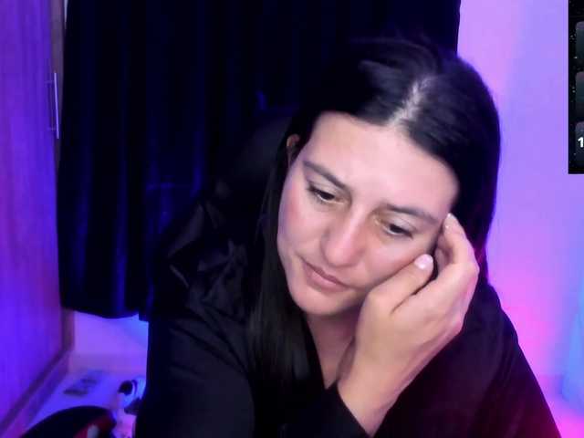 Saskyaajohnson live cam on BongaCams