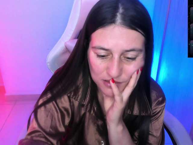 Saskyaajohnson live cam on BongaCams