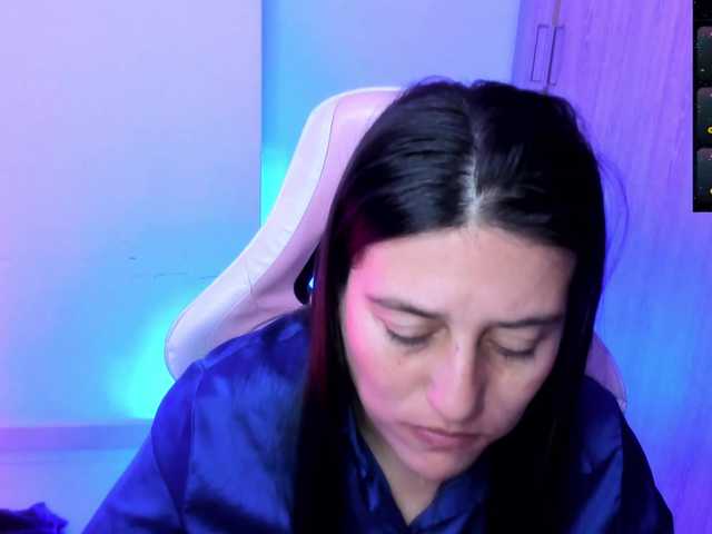 Saskyaajohnson live cam on BongaCams