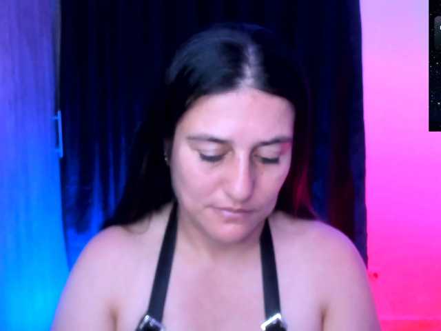 Saskyaajohnson live cam on BongaCams