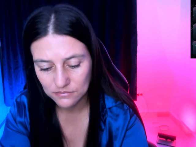 Saskyaajohnson live cam on BongaCams
