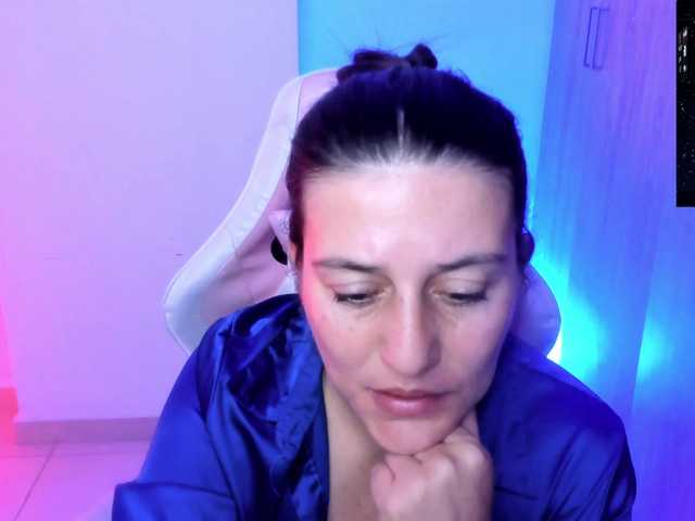 Saskyaajohnson live cam on BongaCams