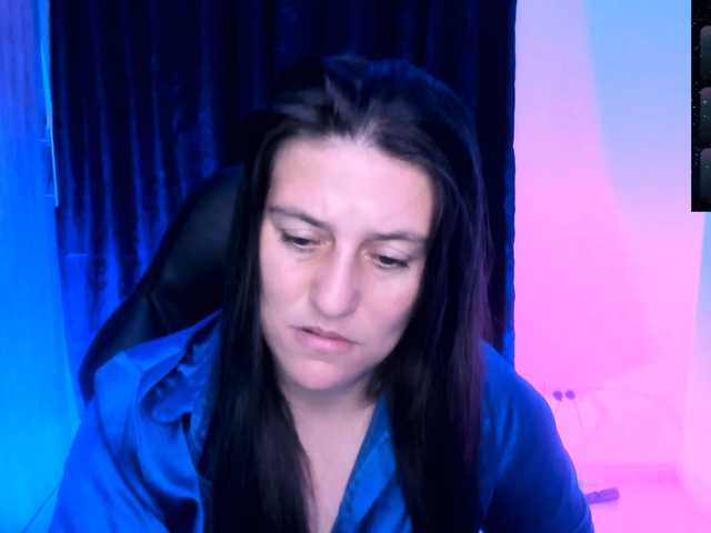 Saskyaajohnson live cam on BongaCams