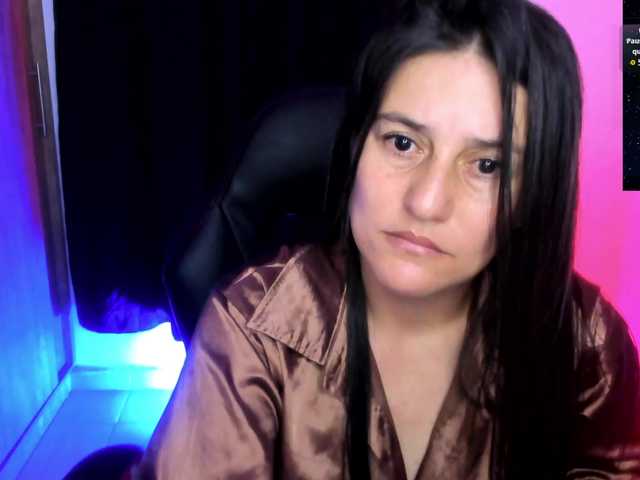 Saskyaajohnson live cam on BongaCams