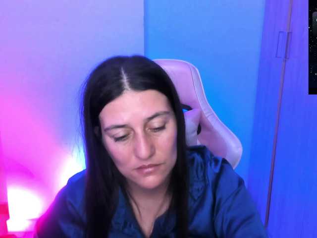 Saskyaajohnson live cam on BongaCams