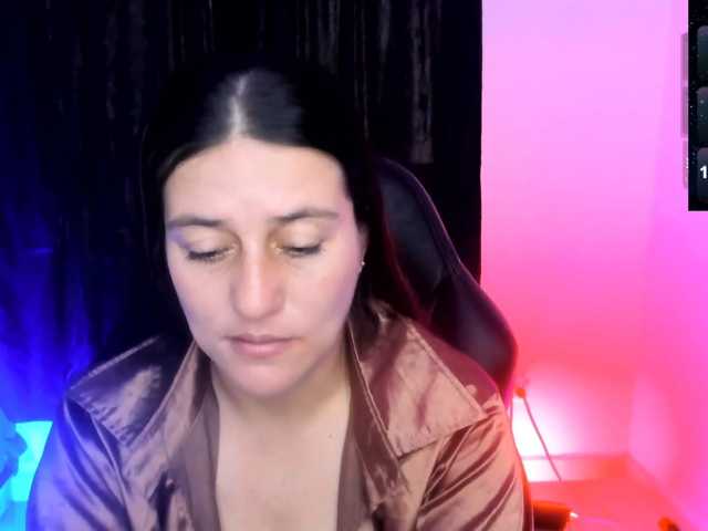 Saskyaajohnson live cam on BongaCams