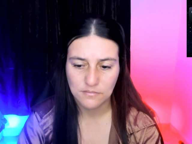 Saskyaajohnson live cam on BongaCams