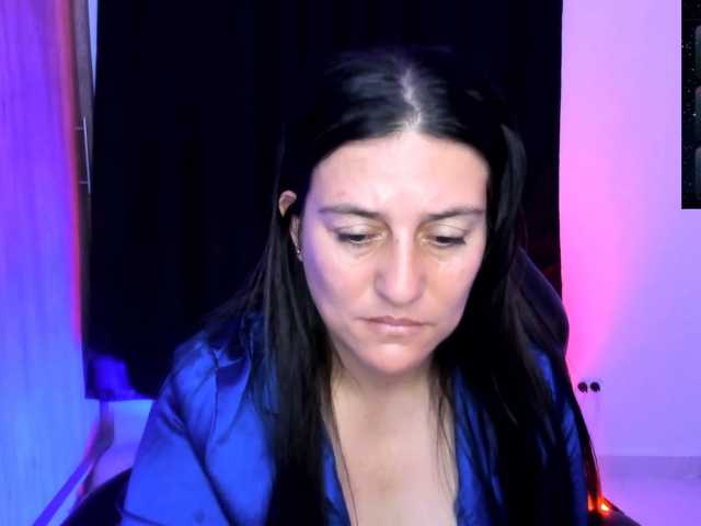 Saskyaajohnson live cam on BongaCams