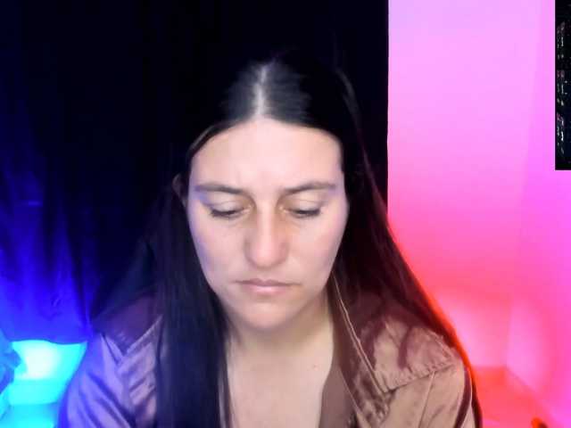 Saskyaajohnson live cam preview