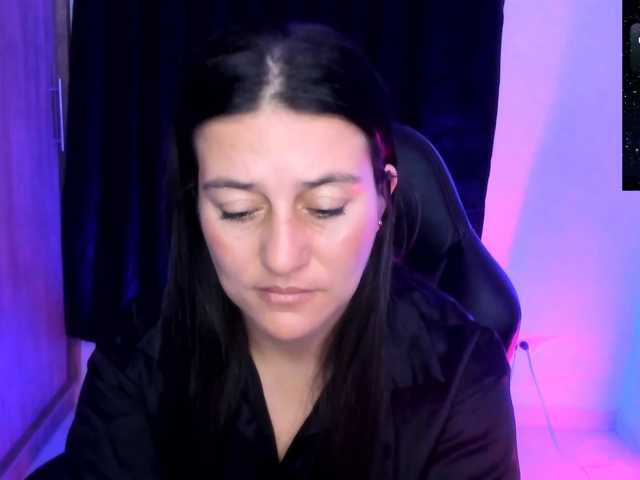 Saskyaajohnson live cam on BongaCams