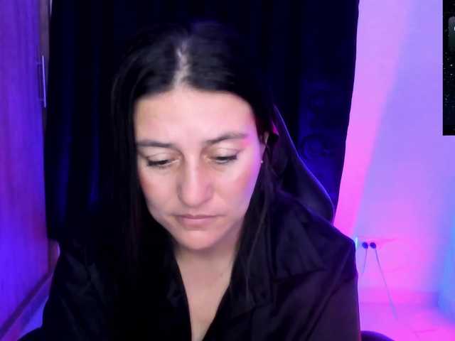 Saskyaajohnson live cam preview