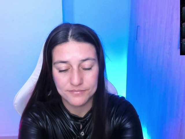 Saskyaajohnson live cam on BongaCams