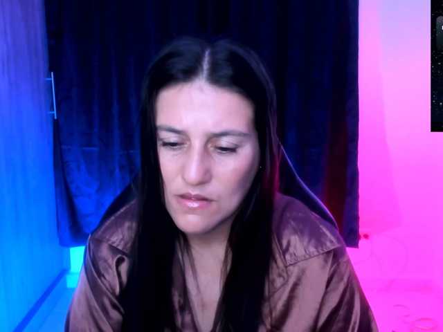 Saskyaajohnson live cam on BongaCams