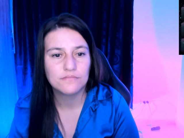 Saskyaajohnson live cam on BongaCams