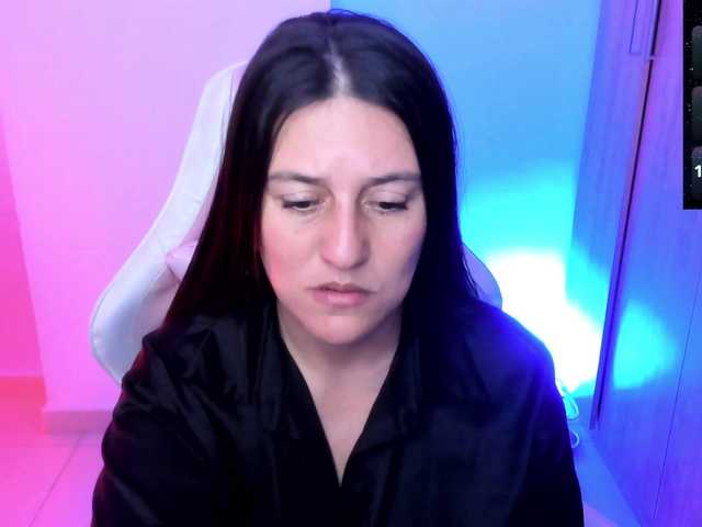 Saskyaajohnson live cam on BongaCams