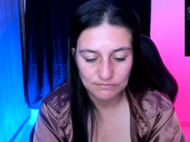 Saskyaajohnson live cam on BongaCams