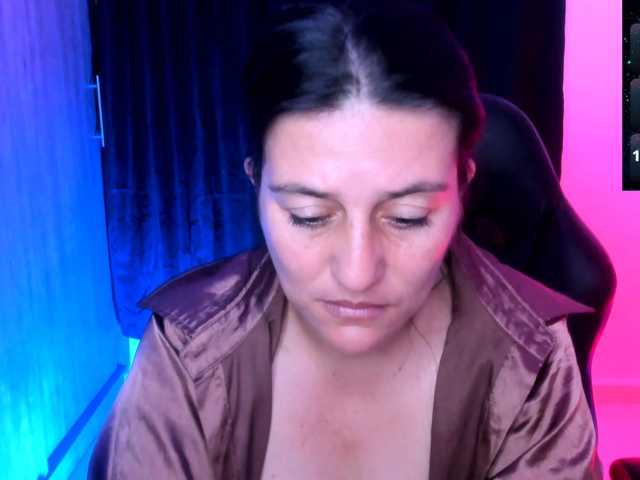 Saskyaajohnson, live now on BongaCams