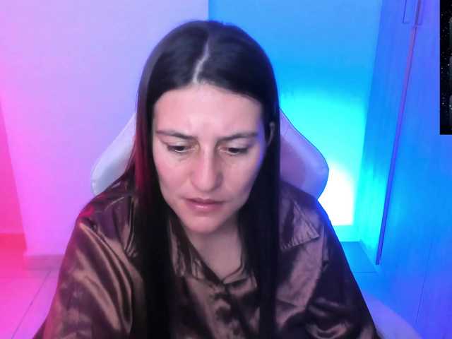 Saskyaajohnson live cam on BongaCams