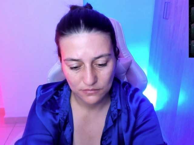 Saskyaajohnson live cam on BongaCams