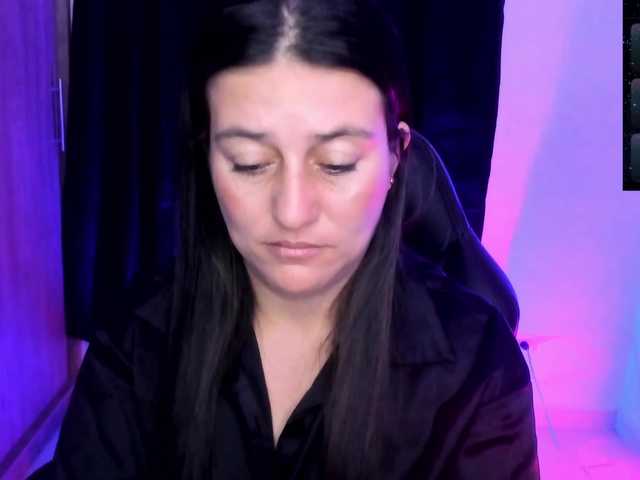 Saskyaajohnson live cam on BongaCams
