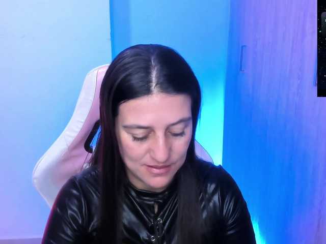 Saskyaajohnson live cam on BongaCams