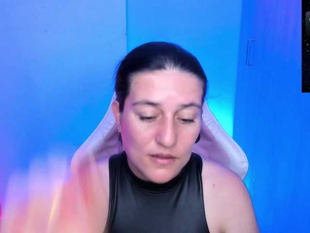 Saskyaajohnson live cam