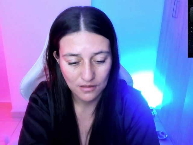 Saskyaajohnson live cam on BongaCams