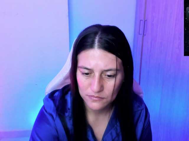 Saskyaajohnson live cam on BongaCams