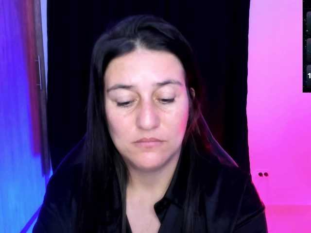 Saskyaajohnson live cam on BongaCams